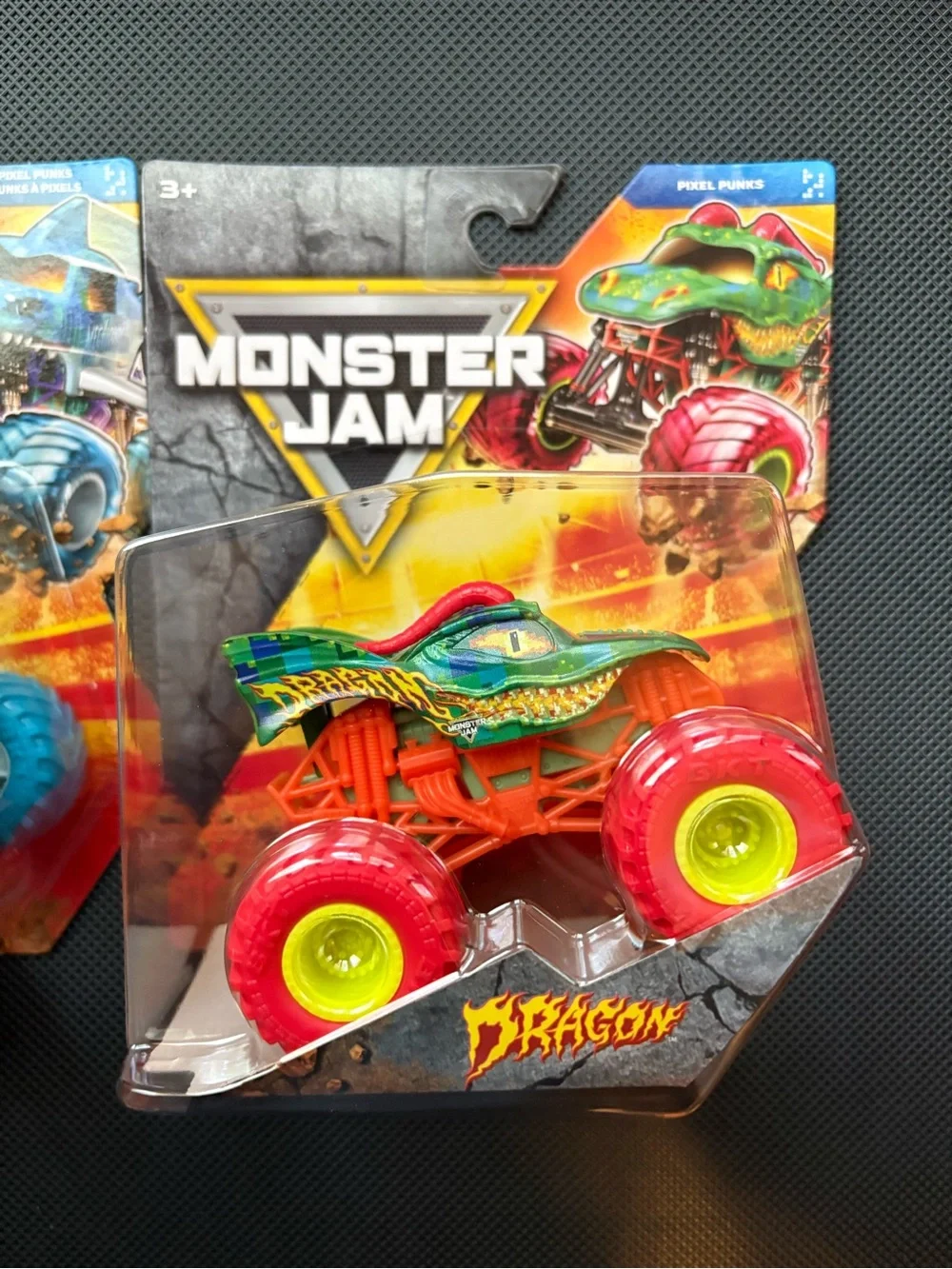 Kids Monster Jam Truck Toy - Megalodon & Dragon *CHASE*